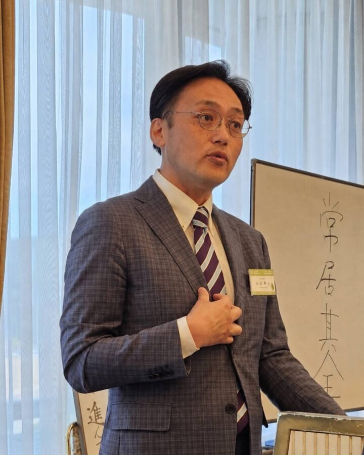 小山 秀人